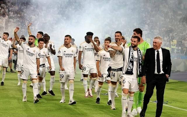 安切洛蒂劝说皇马老将纳乔留队:球队备好续约合同,期待签字