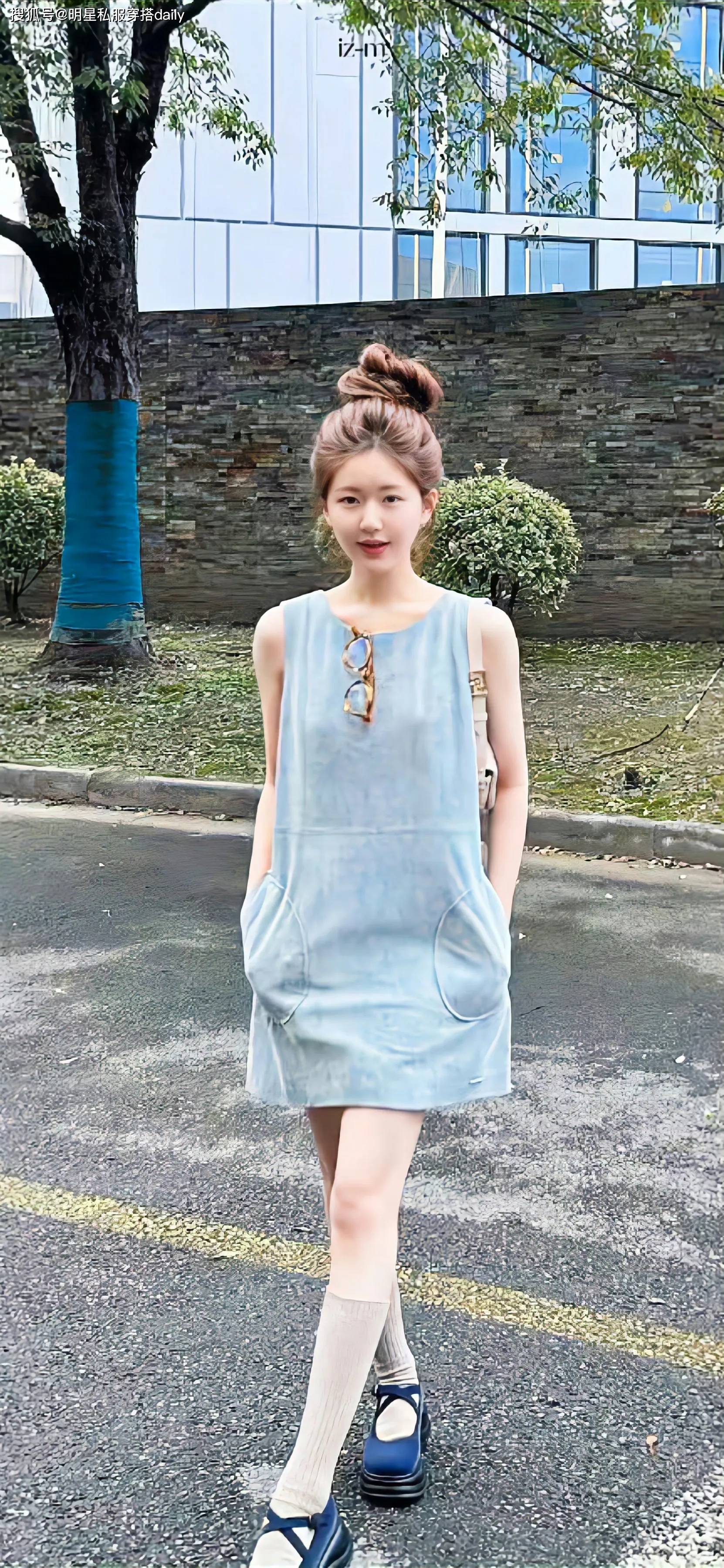 2024如何把牛仔裙穿出时尚感?学赵露思钟楚曦,掌握3个穿搭公式很轻松