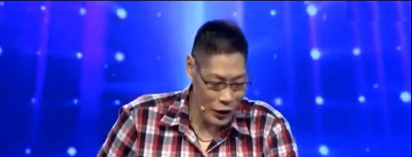 亚洲第一巨人张俊才:身高2.42米,22年前娶重庆老婆,如今怎样了