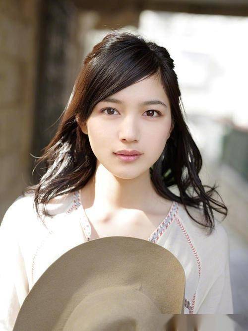 川口春奈,28岁的日系纯欲美少女,迷人魅力无法挡!