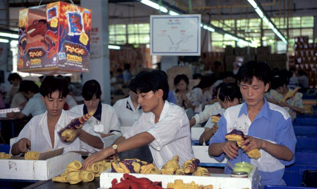 90年代飘在深圳的年轻人:发财改变命运者寥寥无几,图8是发廊妹