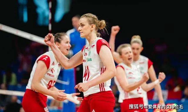 波兰女排崛起!三边攻实力均衡,二传快速!拦网出色,主教练靠谱