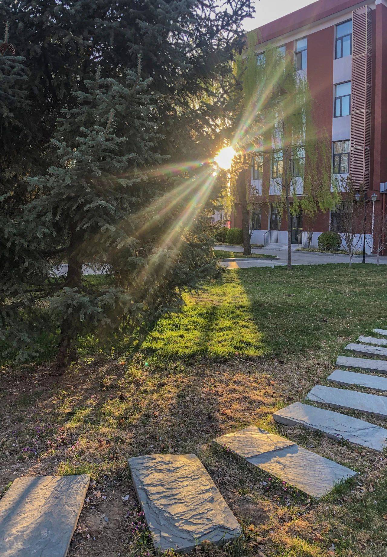 拔剑出鞘不负少年志,我们在法大等你!