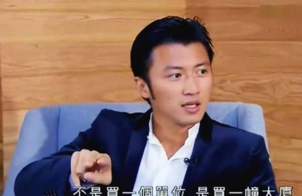 谢贤年轻时多厉害?李小龙与他合影靠边站,拍一部戏能买一栋大厦