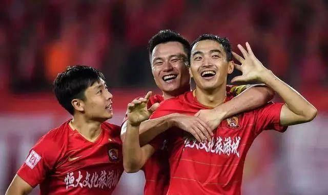 亚洲之巅的记忆犹新_冯潇霆_足球生涯_恒大