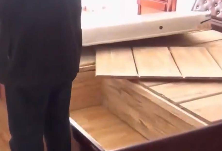 原创            2015年，辽宁老人将162万现金藏在床底，回家后发现被偷-2015年度福布斯中国原创文学风云榜