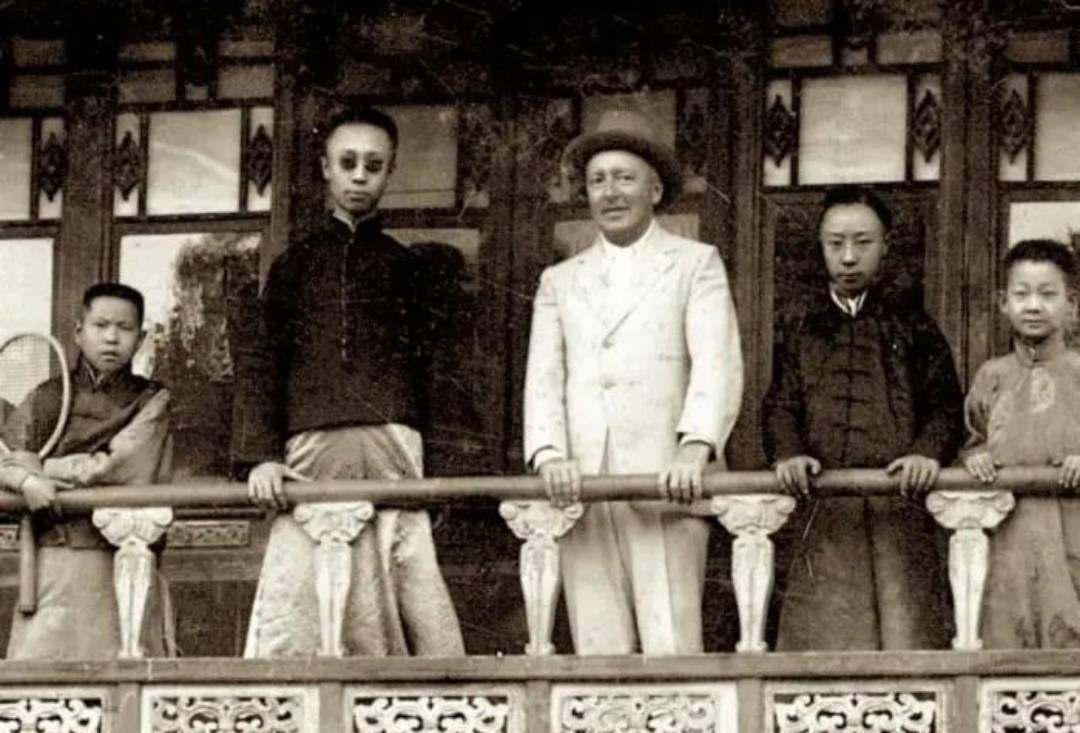 庄士敦_什么_杨小楼