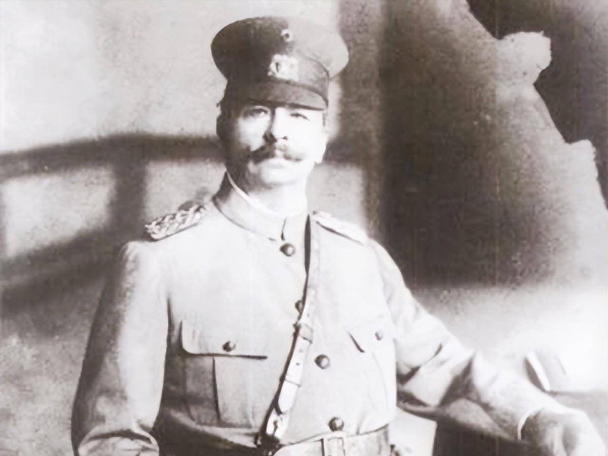 不过,上世纪初,委内瑞拉将军胡安·比森特·戈麦斯通过军事政变上台