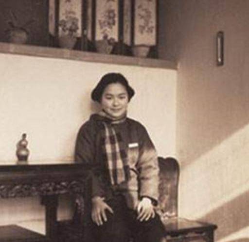 一开始自己想学英语只是想找个消遣,没有成绩上的追求,可他还是不敢上