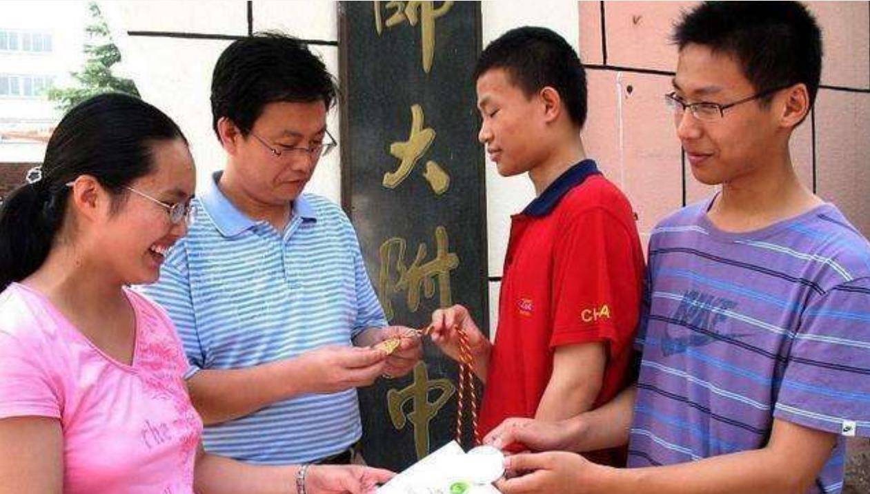 奥赛满分,婉拒哈佛,韦东奕,何以"封神"?