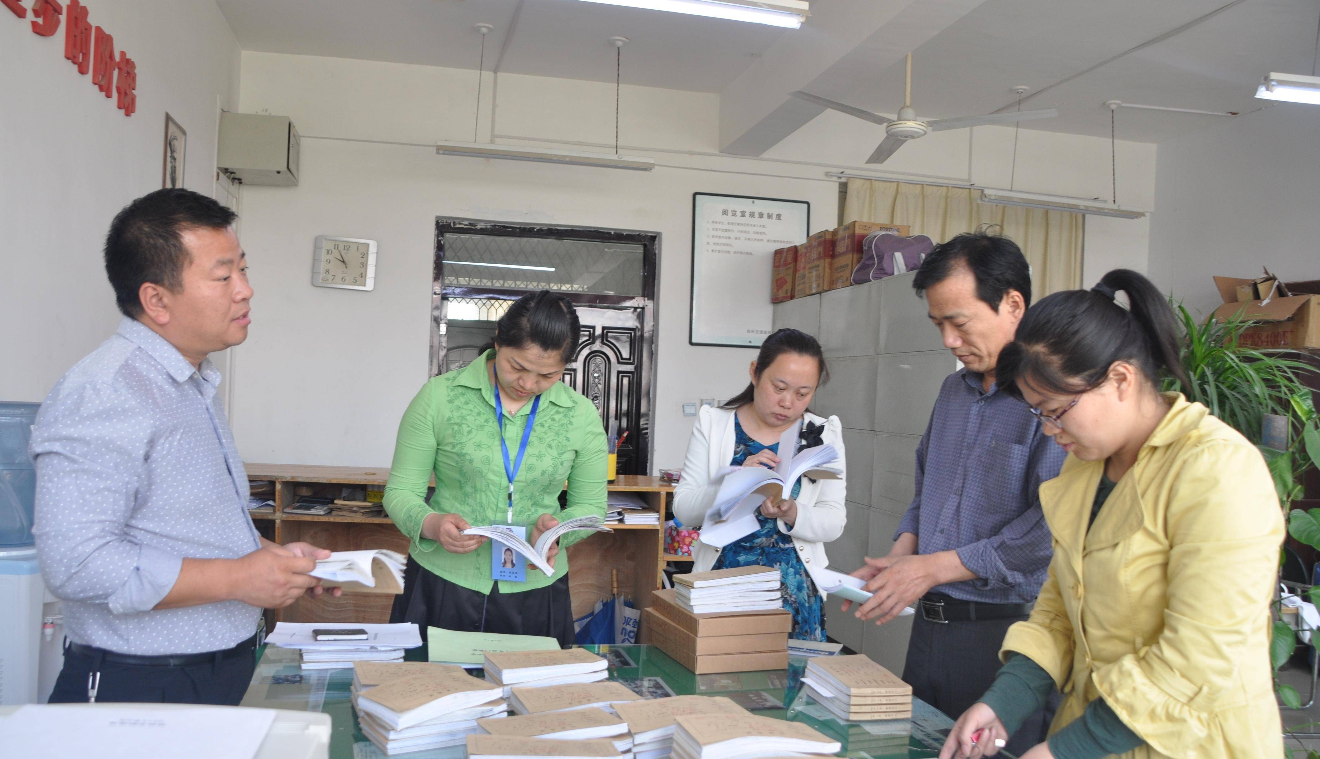 女知青为了返城抛夫弃子,25年后再度重逢,儿子却说:我