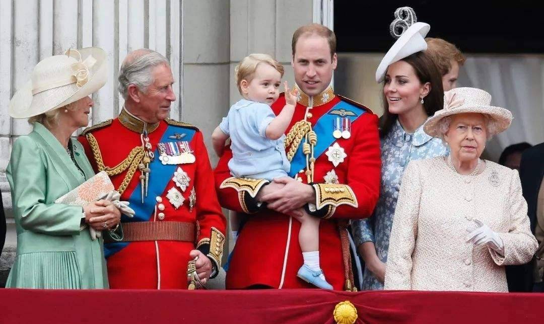 欧洲王室有多混乱?52岁女子花了7年,从私生女成了比利时公主