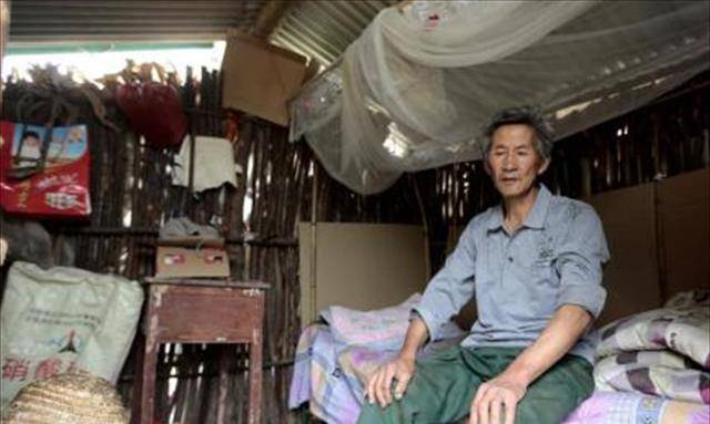 河南一7旬老人隐居孤岛养鸡,替去世儿子还债:欠了债就要还