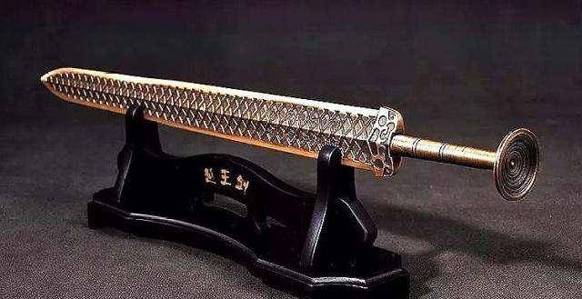 世人皆知越王剑,却不知"中华第一剑",考古家:此剑改写历史