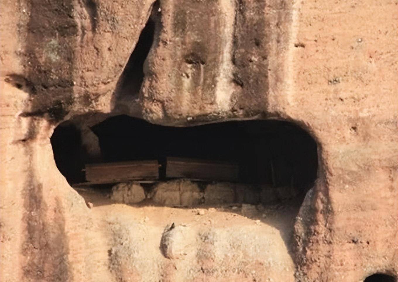 江西龙虎山悬棺之谜,众人叹为观止,悬赏100万却无人能解