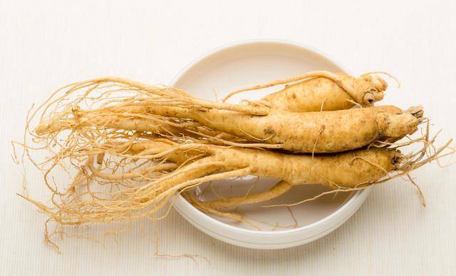 一般来说,人参可以煮水服用,也可以炖汤或煲粥食用.