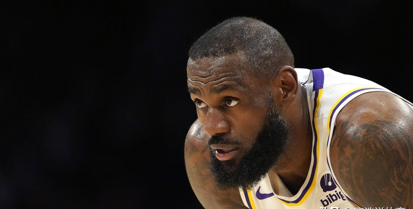 一个是布鲁克林篮网队的本西蒙斯,另一个是布雷克格里芬,最后一个就是