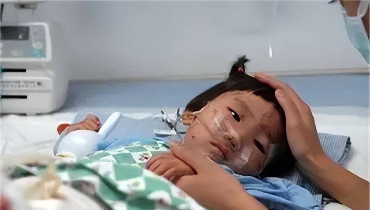 11年前温州动车事故中,失去父母幸存下来的小伊伊,后来怎么样了