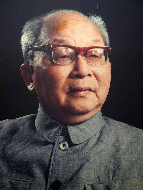 对于核淦鞣矫,钱三强成功进行了核试验,邓稼先研制了原子弹,氢弹