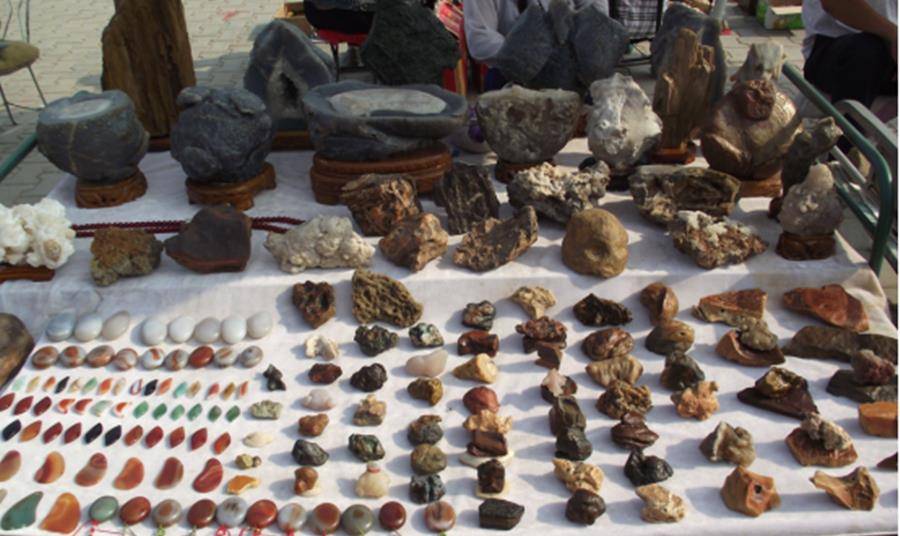 1997年,宁夏小伙150元买一奇石,专家估值9600万,他卖了吗?