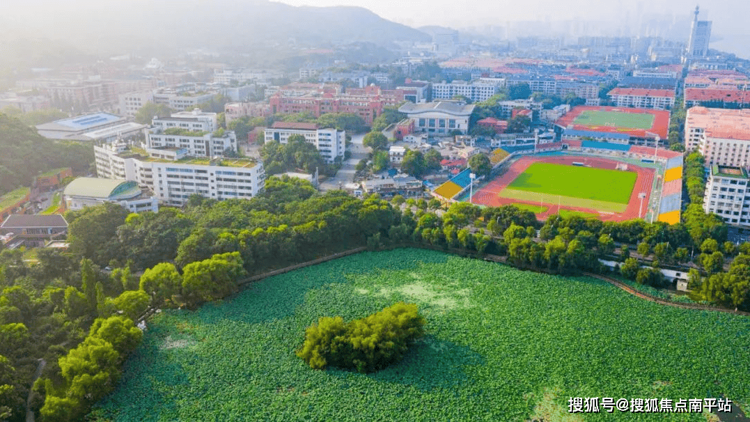 平面图 1077_606