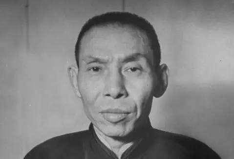 抗战时,谁遇难他帮谁,谁陷是非他拉谁!