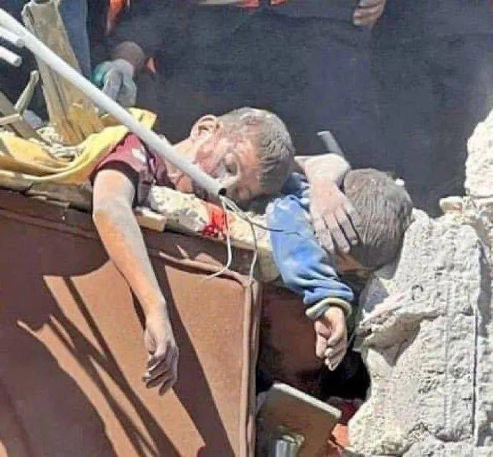 诺娃被扣9个月获救,身形都没瘦,巴勒斯坦儿童却大量饿死!