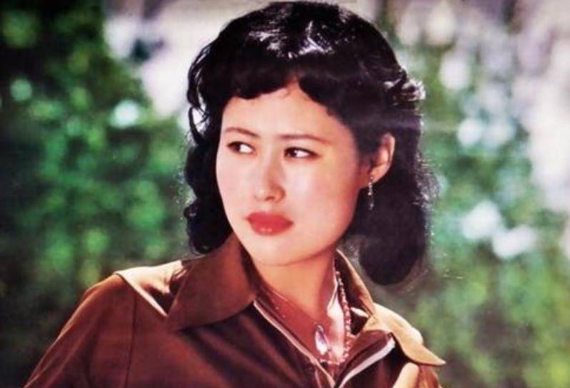 70岁斯琴高娃:3次结婚2次离,遇人不淑惨遭家暴,今成国宝级演员