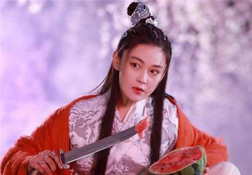 古代最抠门皇帝,夏天太热吃西瓜,听到价格后:从此宫内不准吃瓜