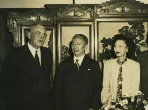 此人父亲乃华人圈大富翁,丈夫是外交家顾维钧,最后却被扫地出门_蕙兰