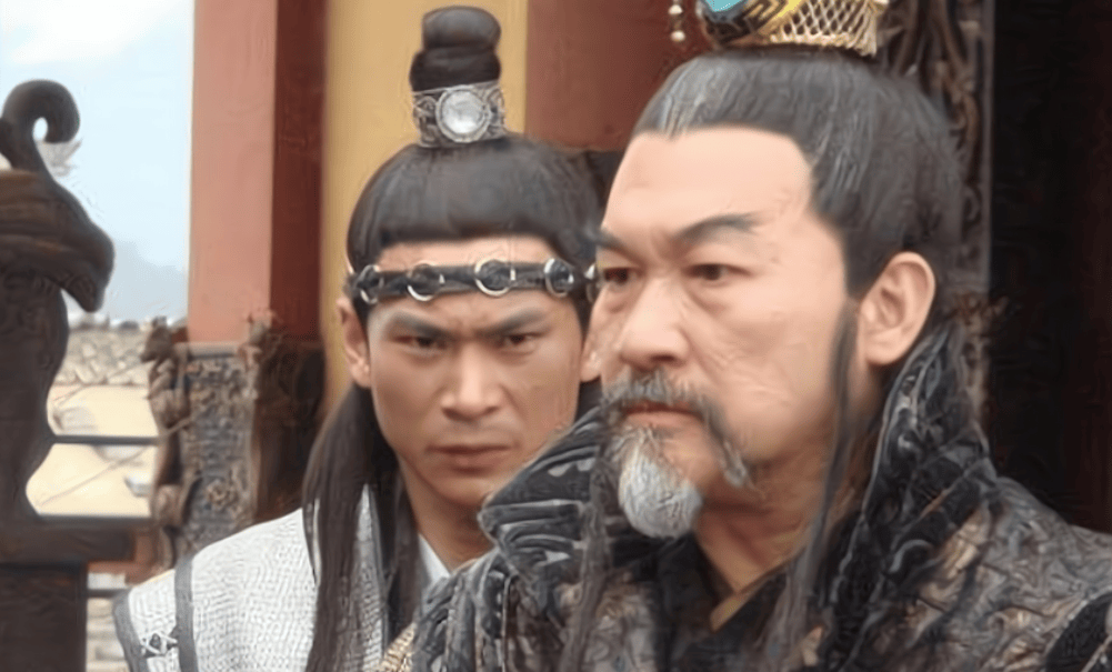 李密的瓦岗军在某些时候甚至让隋军闻风丧胆,而宇文化及也凭借自己的