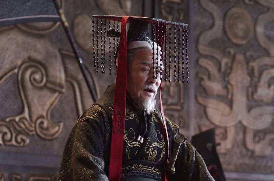 长平战后,白起建议乘胜进攻邯郸,却被秦昭王拒绝,两人谁对谁错