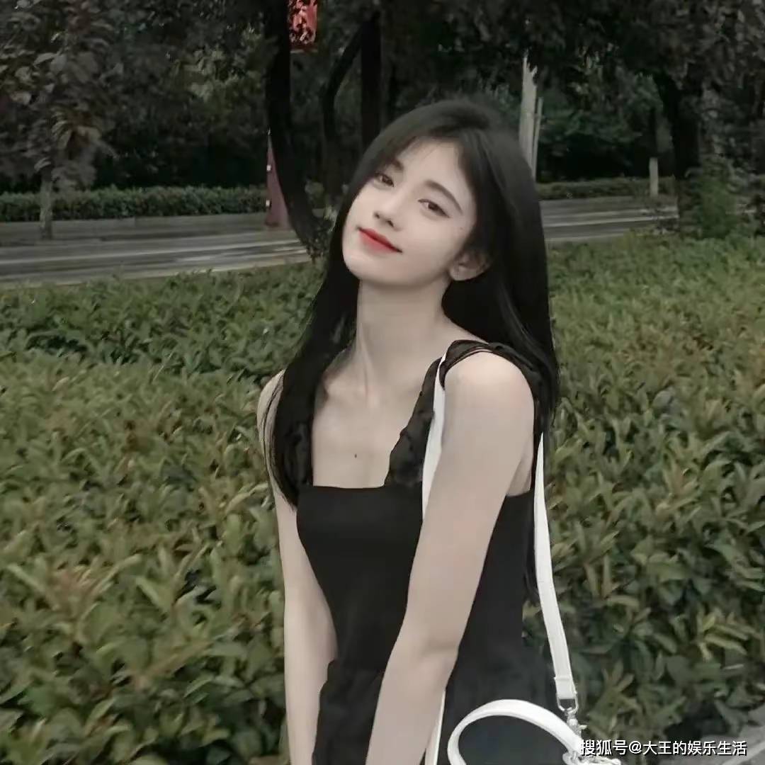 原创            鞠婧祎空降热搜第一，网友表示：别拿鞠婧祎压热搜，发生了什么？-鞠婧祎传