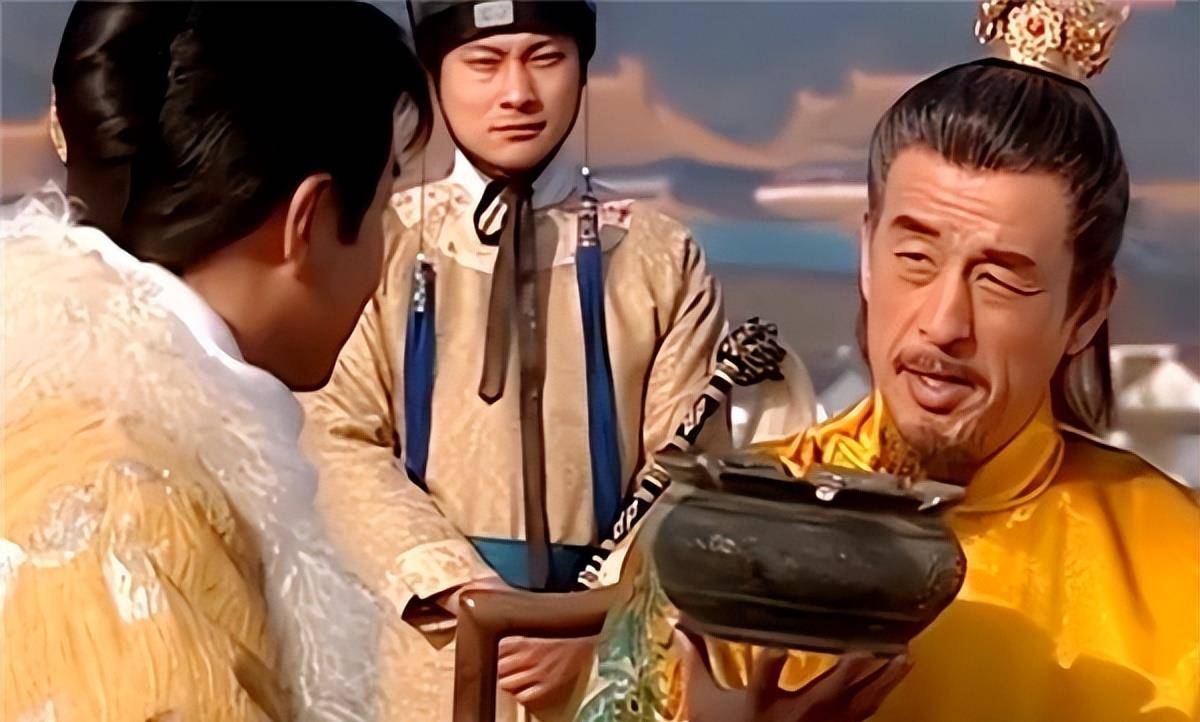 朱元璋问沈万三,桌上的猪蹄是什么名?沈万三靠"3字"保住性命