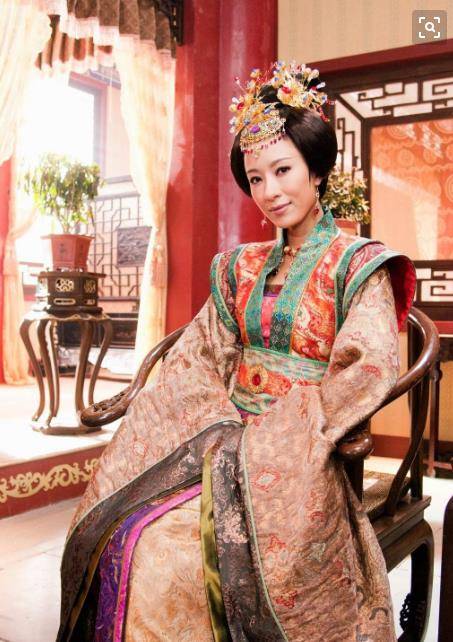 明宪宗为什么独宠比他大17岁又老又丑的万贵妃?