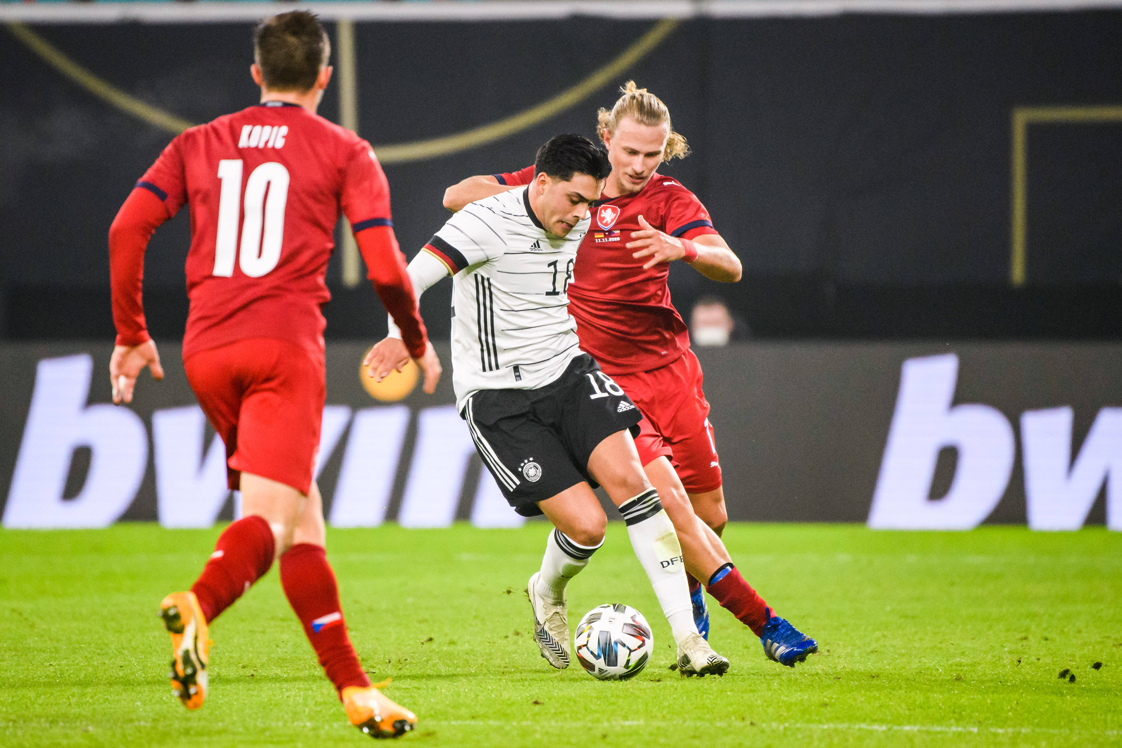 足球周一101推荐:捷克vs北马其顿