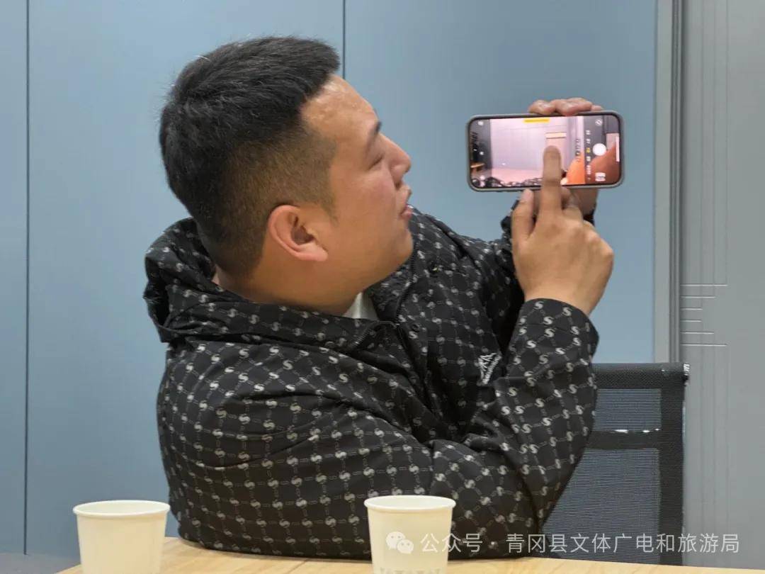 青冈县文体广电和旅游局开展提升新闻摄影业务培训活动