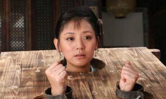 在古代,押送犯人路途遥远辛苦,为何女犯人衙役都相互争抢押送?