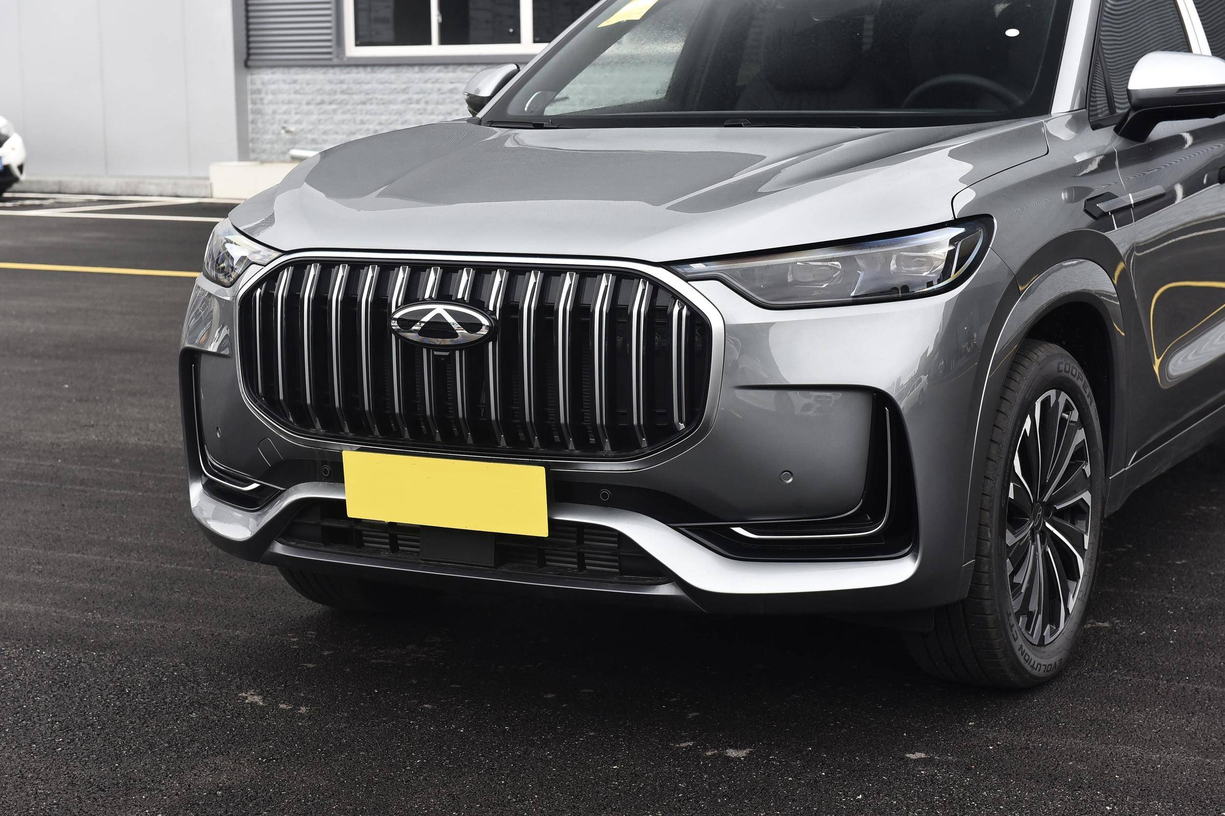 定位中型suv的奇瑞瑞虎9,全系车型均搭载了261马力的2.