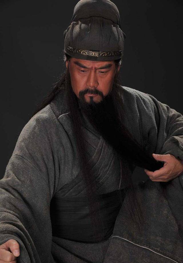 曹操和关羽同时抢过的那个女人,究竟是什么来头?