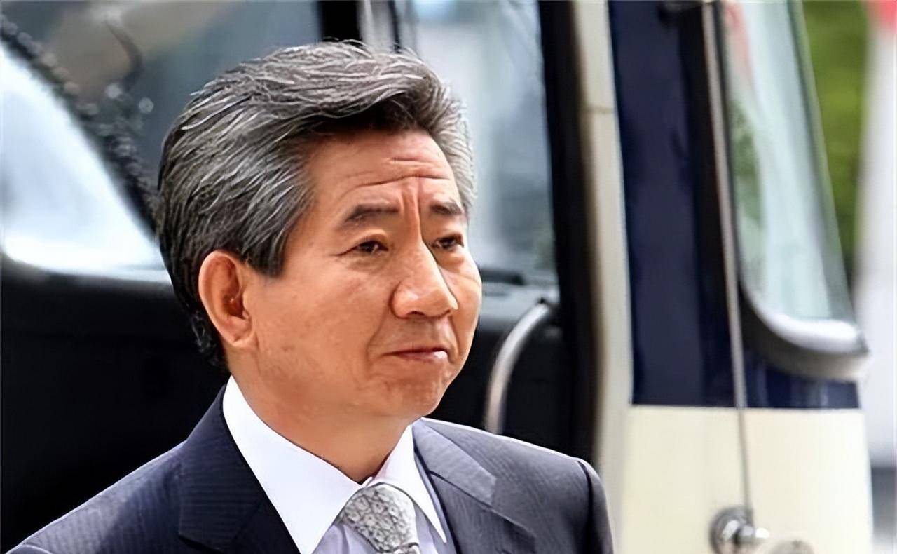 2009年韩国前总统卢武铉跳崖身亡后,儿子赴中国发展,女儿获刑