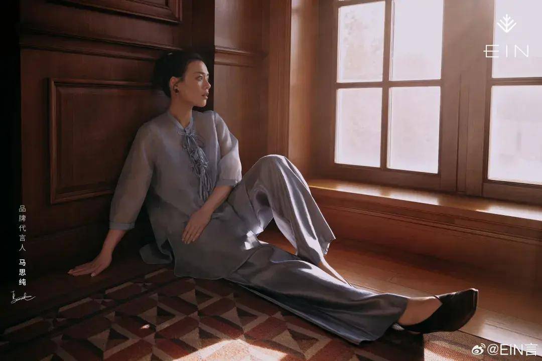 贾玲代言prada,吴昕被爆新恋情,女明星变"白瘦幼"后赚麻了?