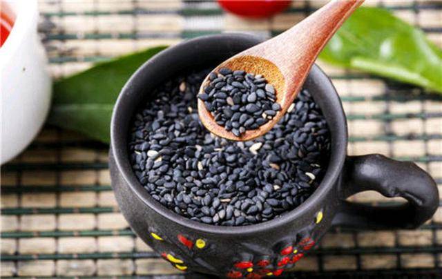 提醒男性朋友:3种藏在厨房里的食物,吃多了伤肾,4物养肾可常吃