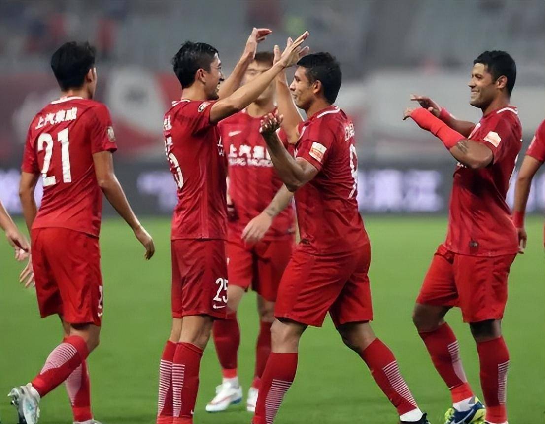 意外!上港多任主帅都未甩掉的四大高薪包袱,如今被穆帅送走