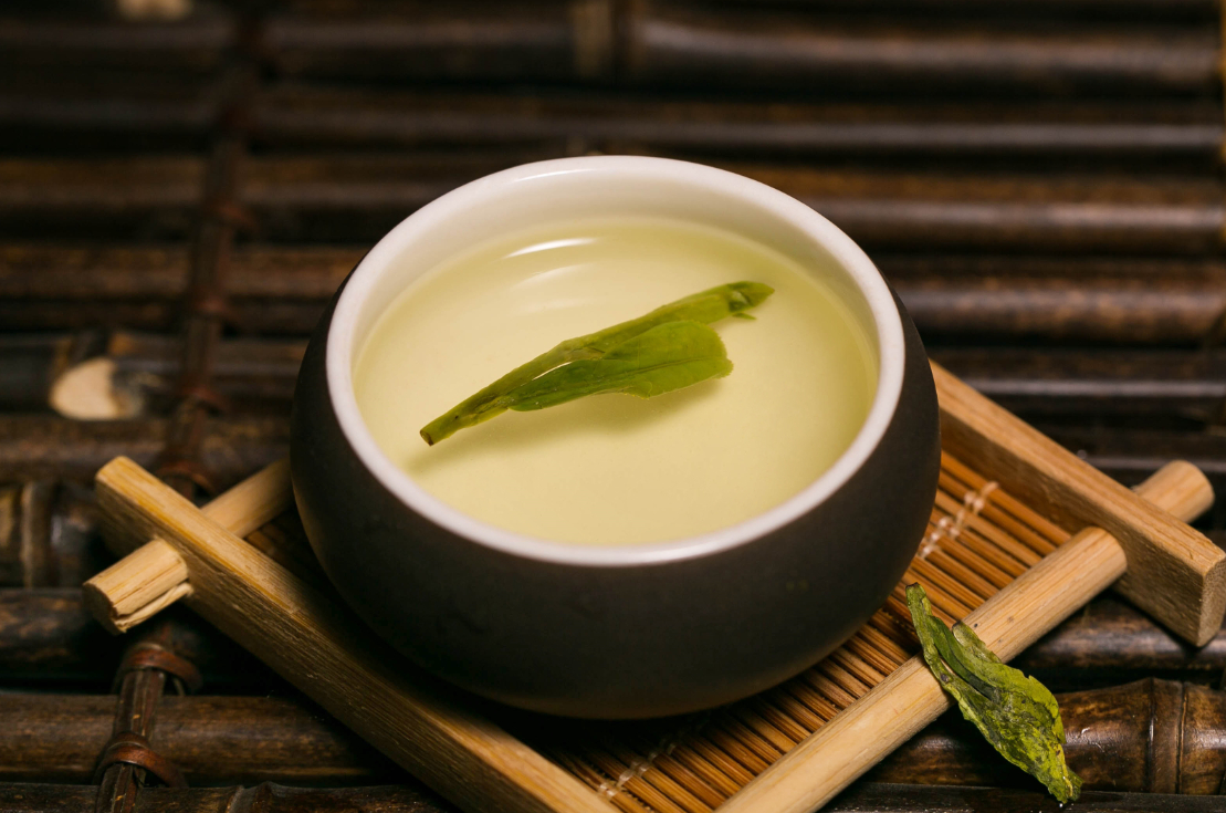 常喝"绿茶"到底对身体有什么样的影响呢?资深茶艺师给出了答案