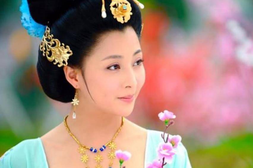 历史上地位极高的3大宠妃:独得皇上恩宠,不是皇后却胜似皇后_杨玉环