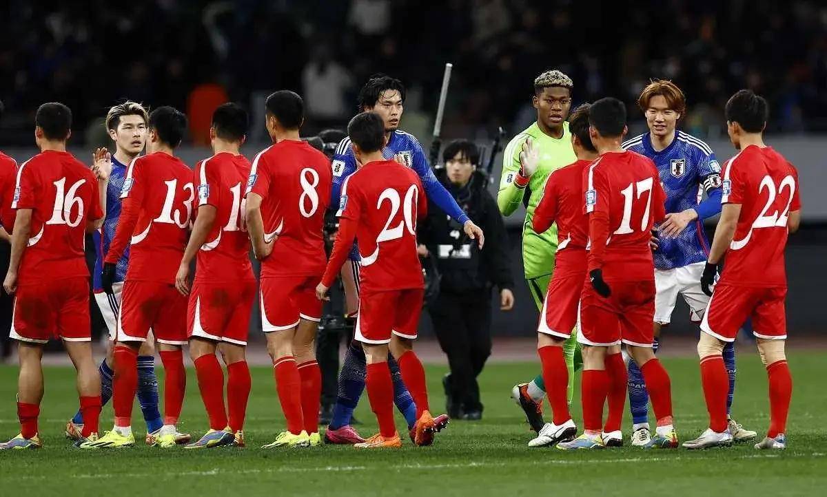3:1!4:1!东亚足球狂欢夜,四队全部晋级18强,朝鲜少赛_