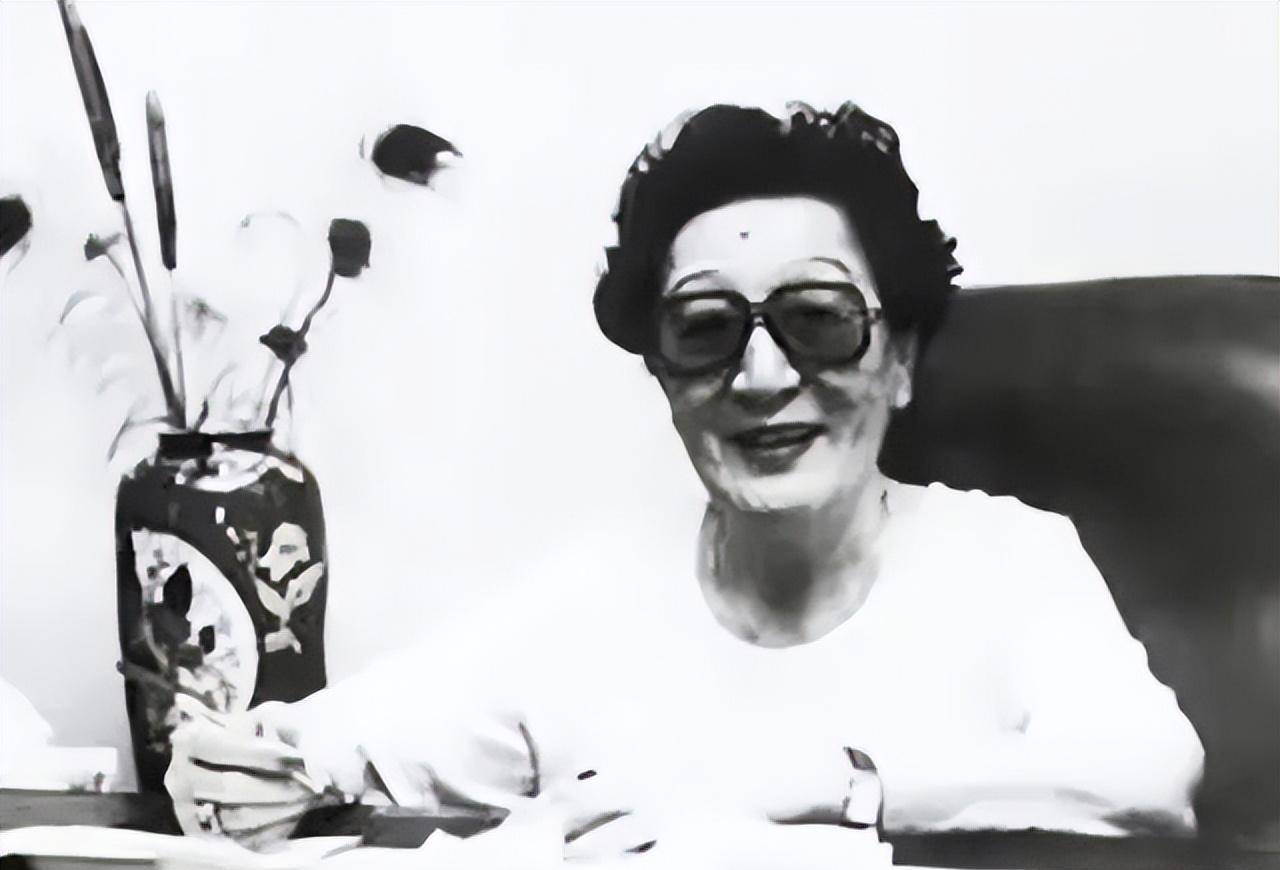 清末的最后一位格格,活到2004年,临终前说了溥仪不敢说的话_爱新觉罗