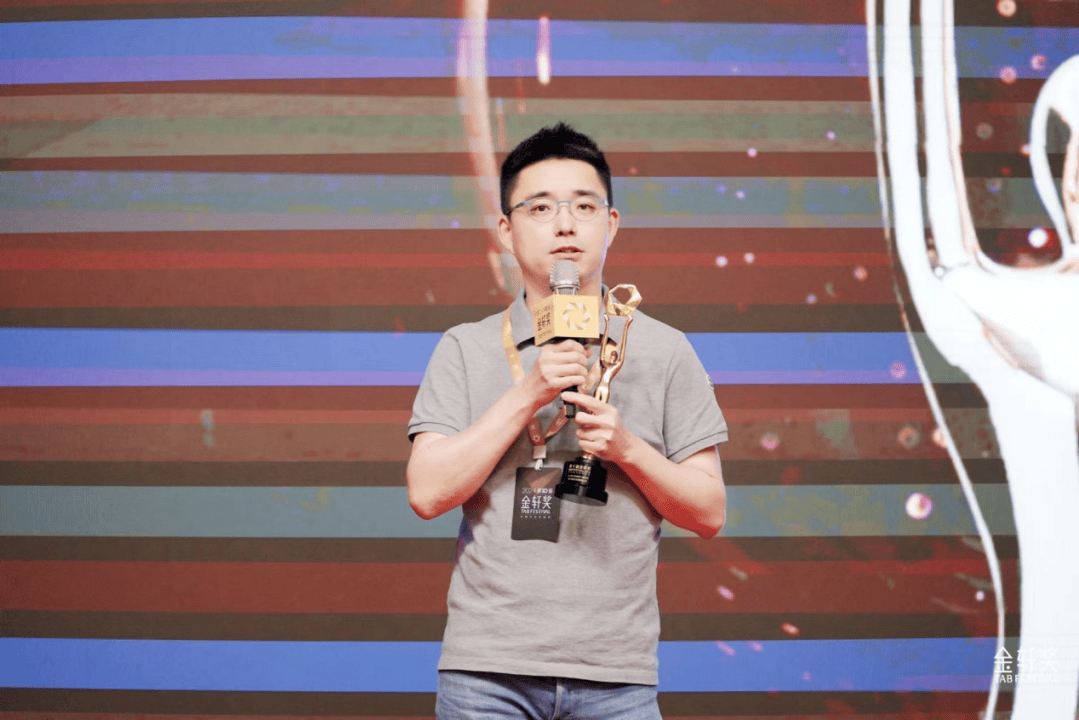 造车卖车获双金,这家新牌凡尔赛