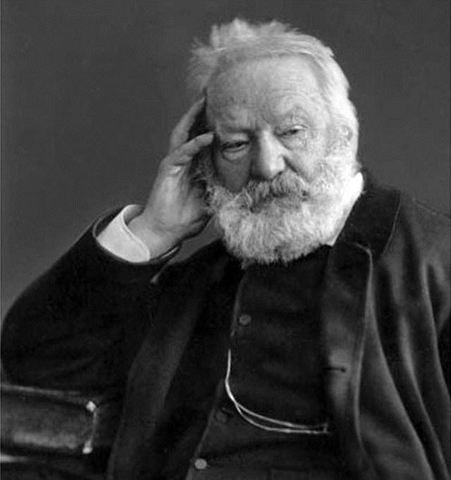 角度来说,也体现了雨果作为一个作家,他并不只是为了编故事而创作小说